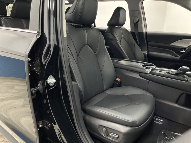 2024 Toyota Grand Highlander Platinum photo 30
