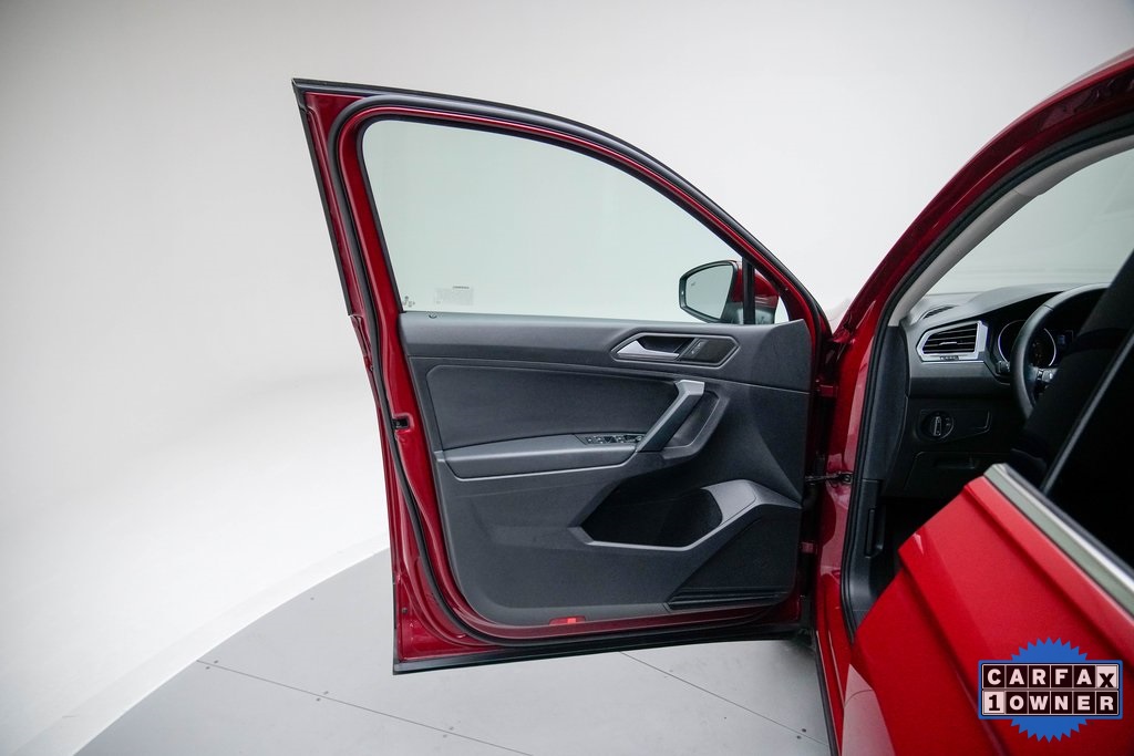 2019 Volkswagen Tiguan SE photo 3