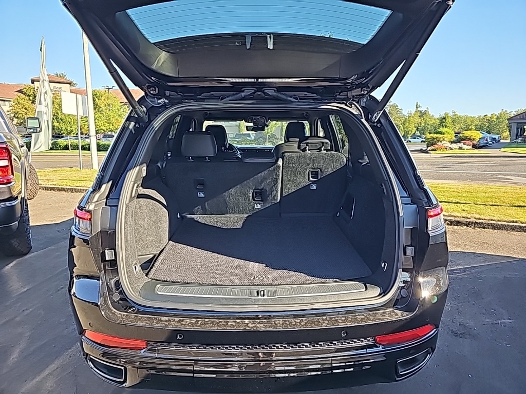 2025 Jeep Grand Cherokee Summit Reserve photo 8