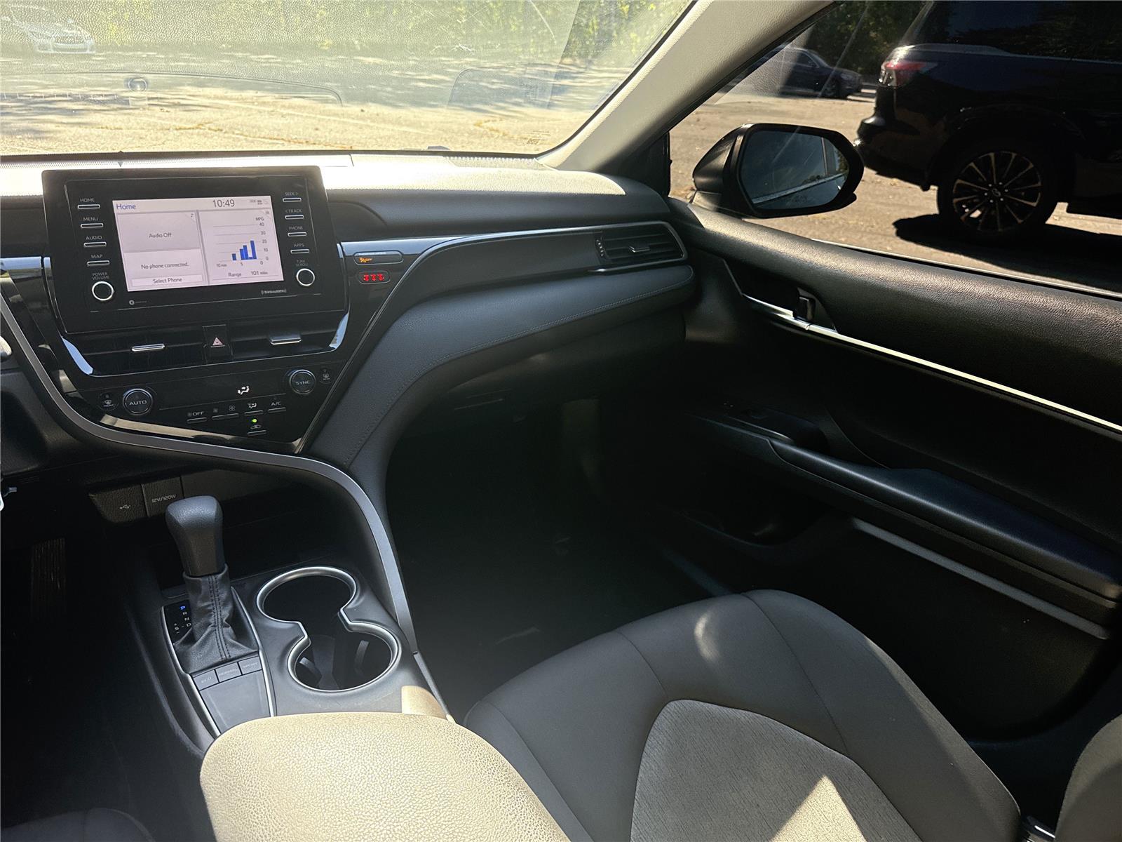 2022 Toyota Camry LE photo 14