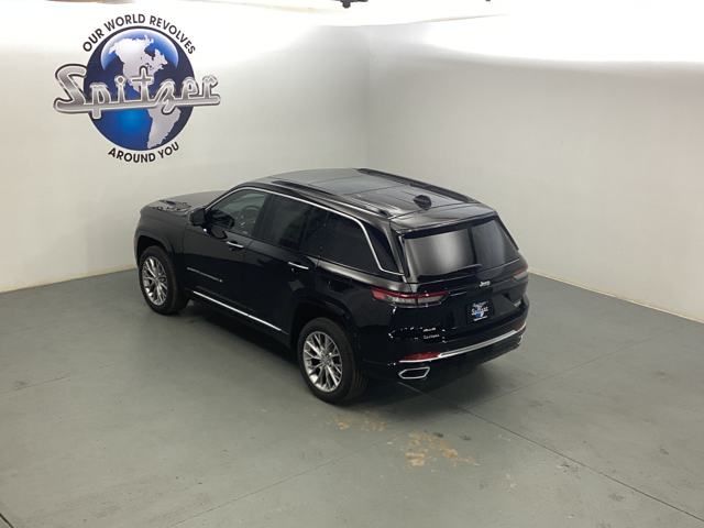 2025 Jeep Grand Cherokee Summit photo 10