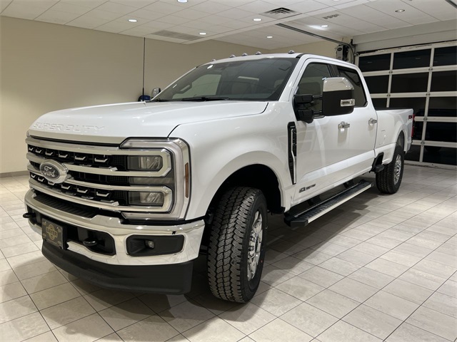 2026 Ford F-350 Super Duty Lariat's photo