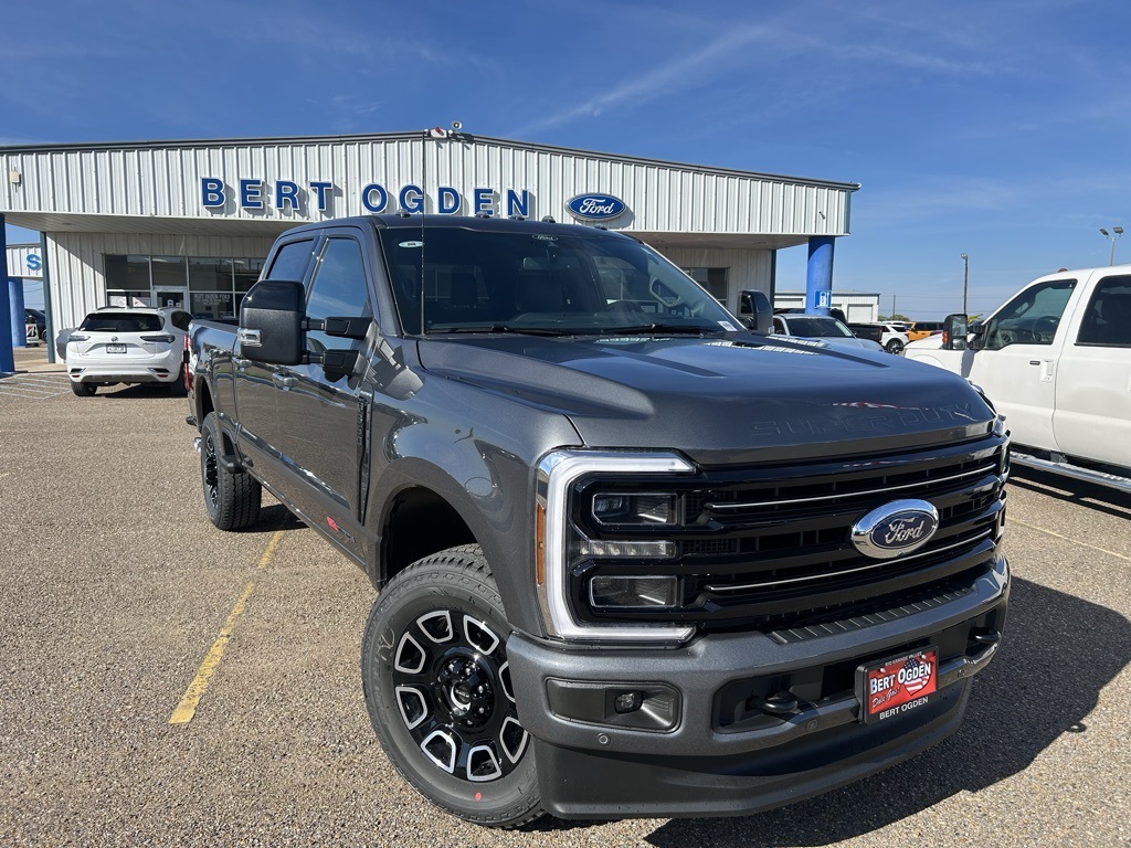2026 Ford F-350 Super Duty Platinum's photo