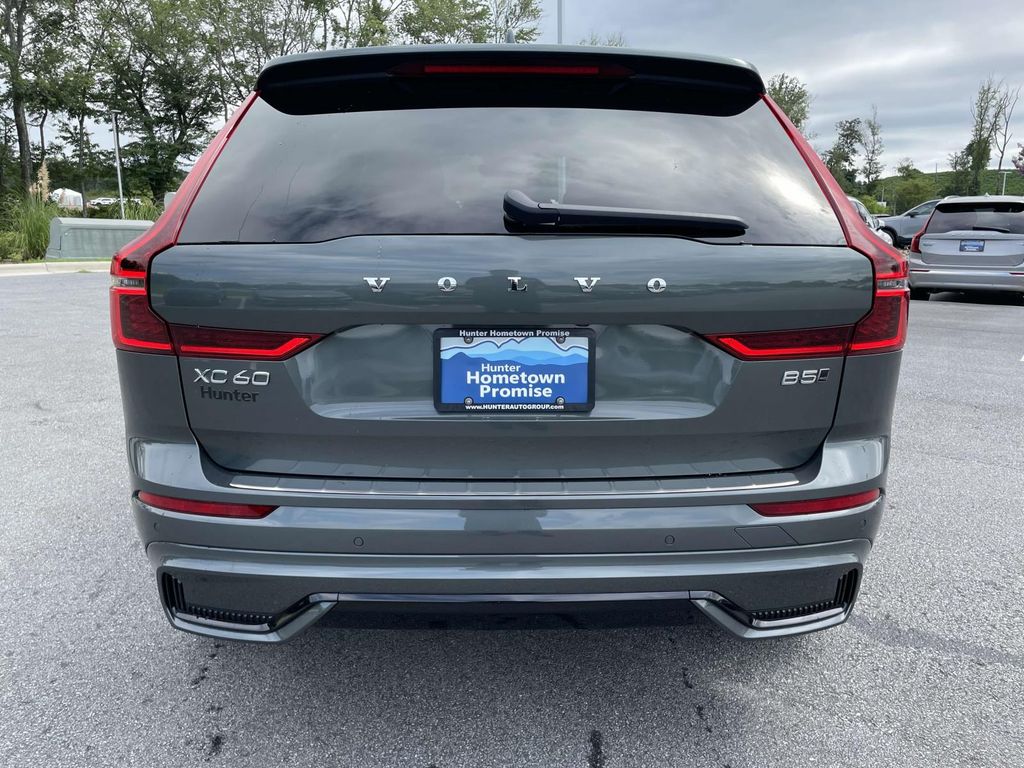 2026 Volvo XC60 B5 Core photo 27