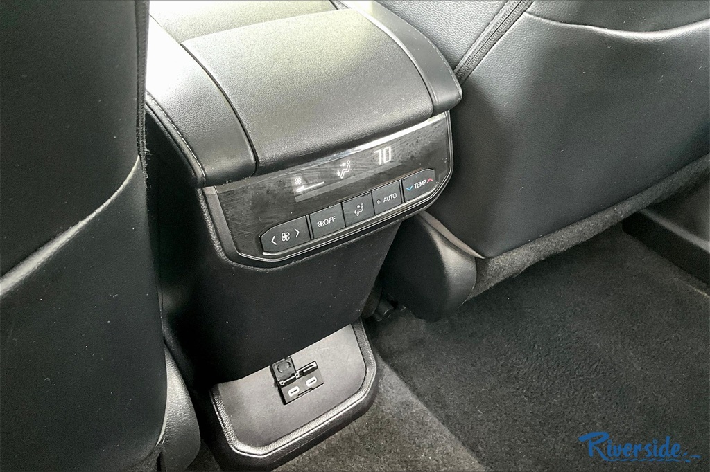 2023 Toyota Highlander XLE photo 6