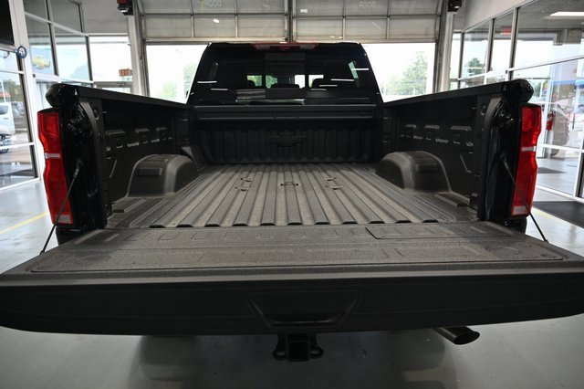 2025 Chevrolet Silverado 2500HD LT photo 3