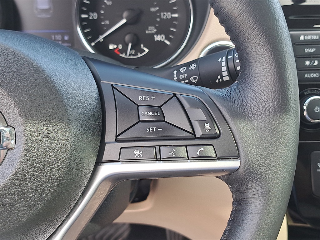 2018 Nissan Rogue SV photo 24