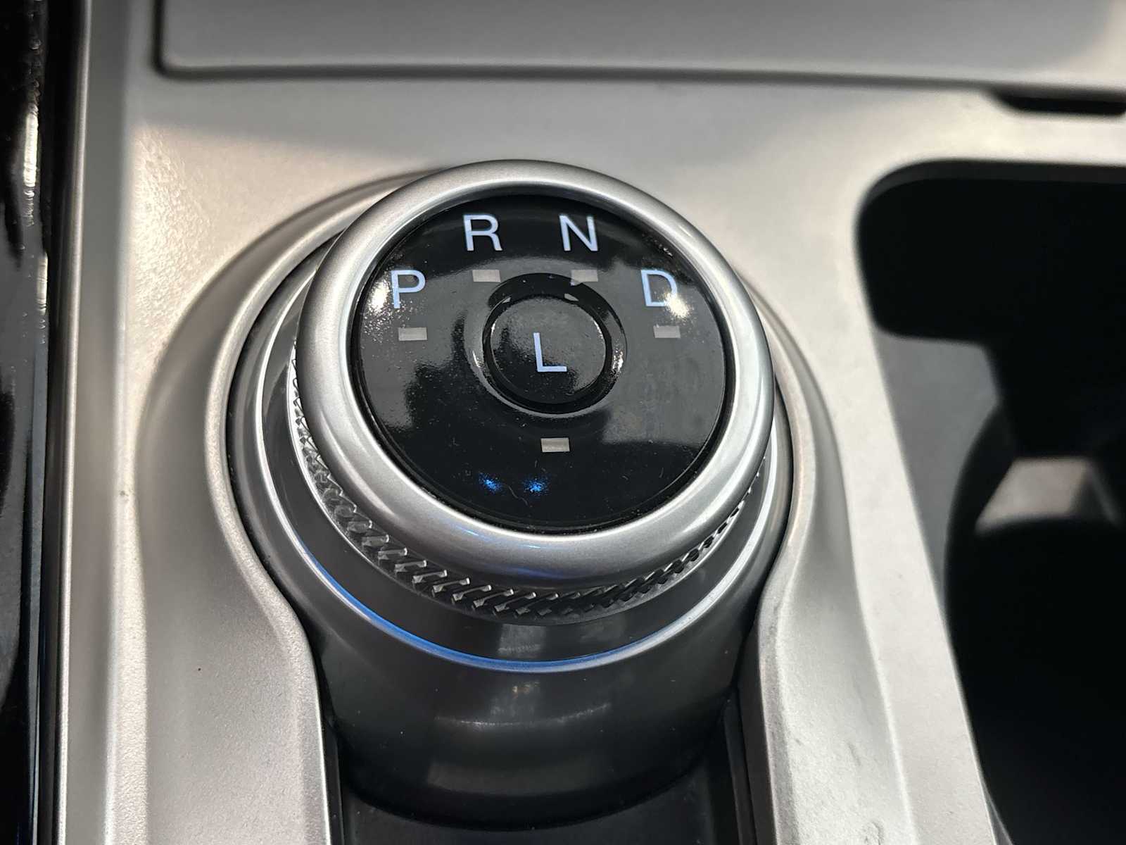 2022 Ford Explorer ST-Line photo 14