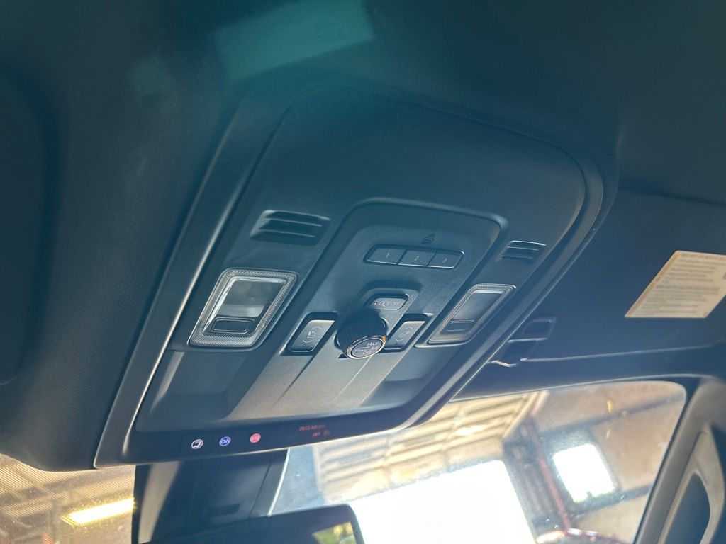 2022 Gmc Yukon XL SLT photo 32