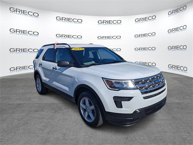 2019 Ford Explorer Base photo 2