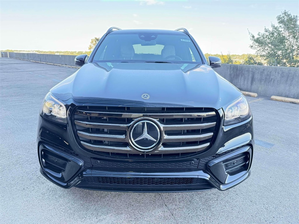2026 Mercedes Benz GLS 450 4MATIC photo 2