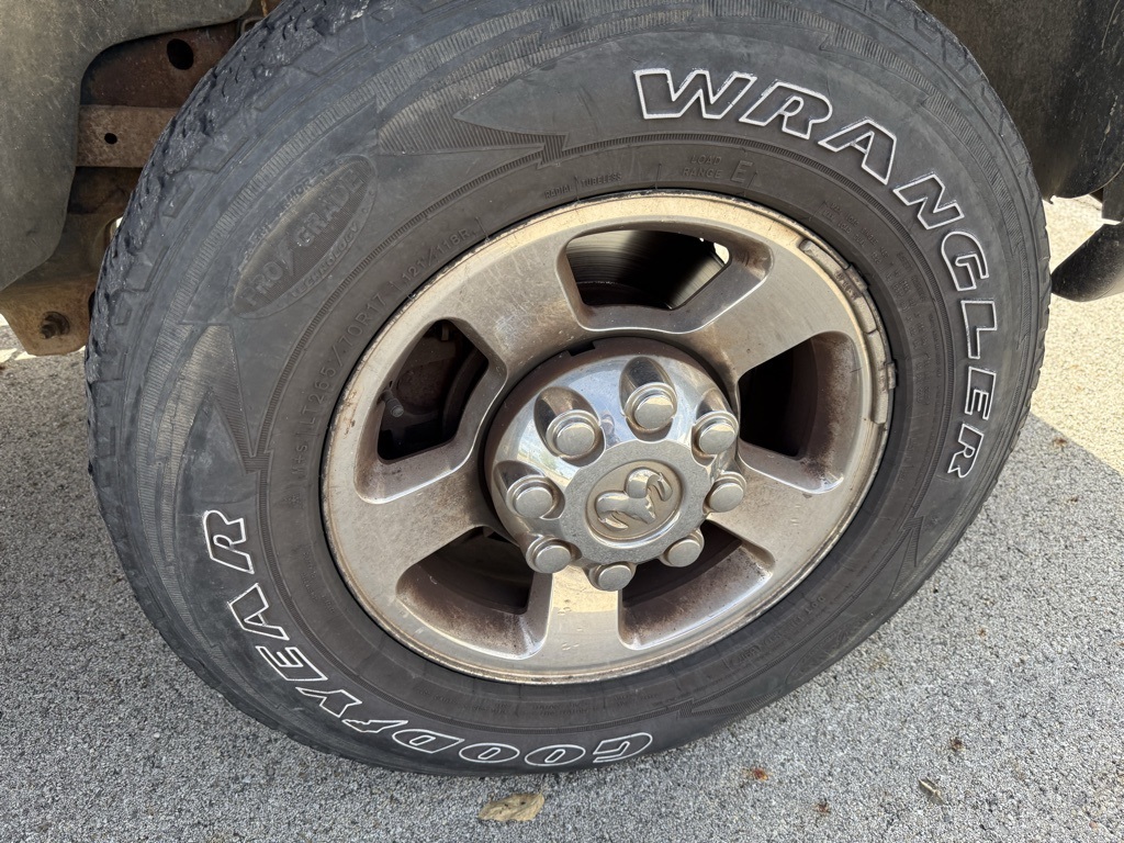 2009 Dodge Ram SLT photo 12