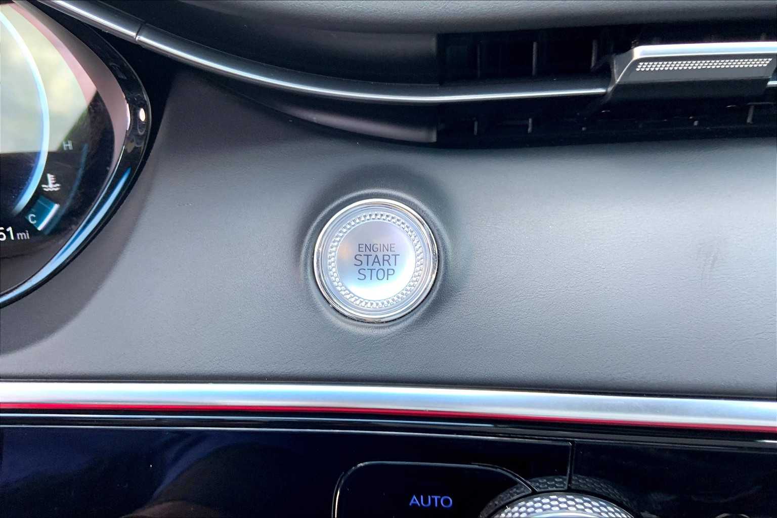 2022 Genesis GV70 3.5T Sport photo 32
