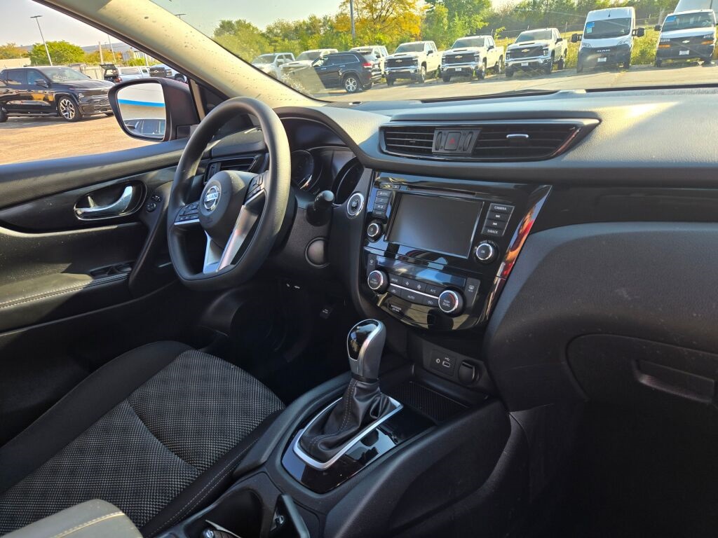 2019 Nissan Rogue Sport SV photo 4