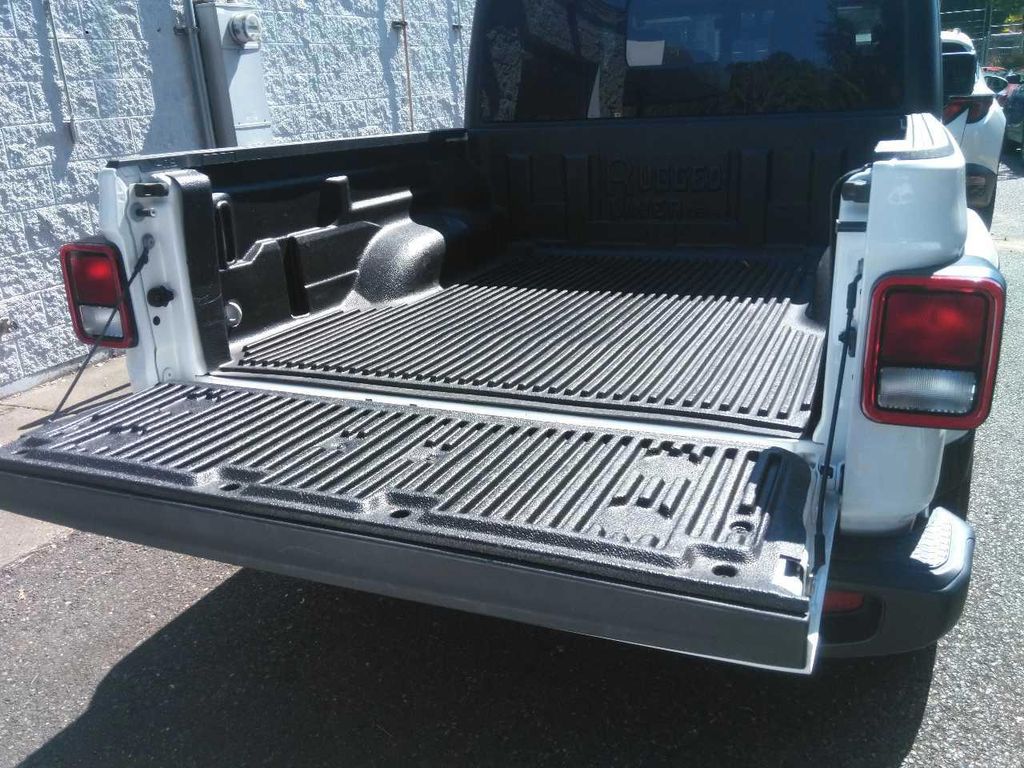 2023 Jeep Gladiator Overland photo 5