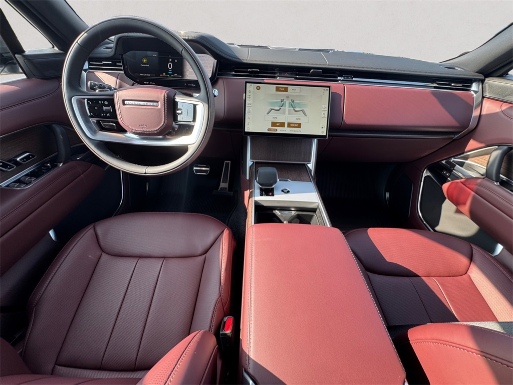 2025 Land Rover Range Rover SE photo 10