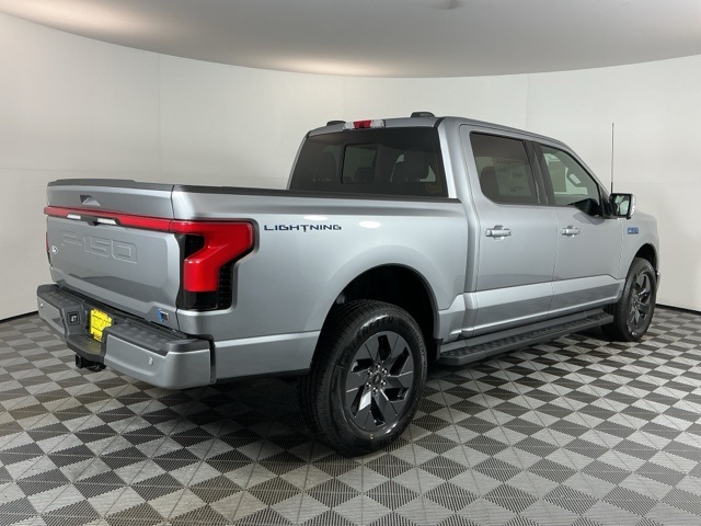 2025 Ford F-150 Lightning Lariat photo 4