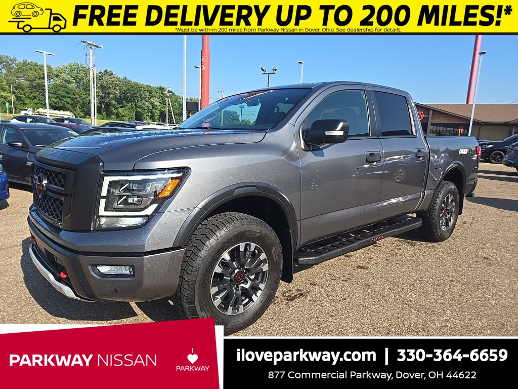 2024 Nissan Titan PRO-4X photo 3