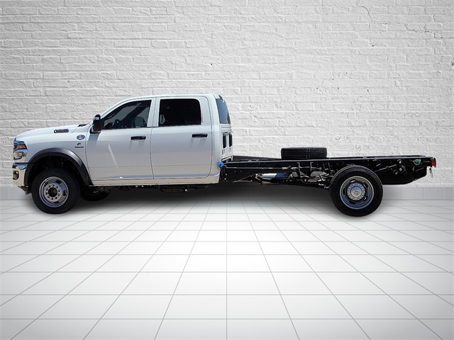 2025 Ram 5500 Tradesman photo 2