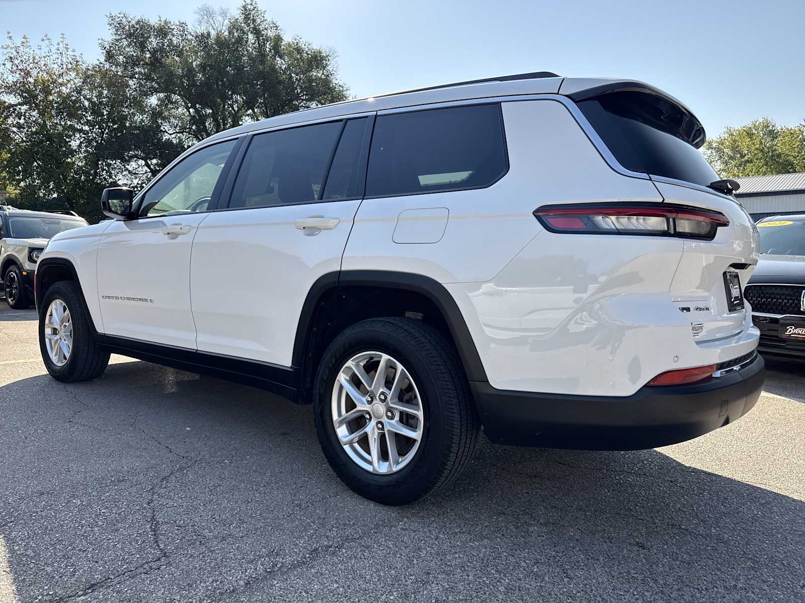 2022 Jeep Grand Cherokee Laredo photo 4