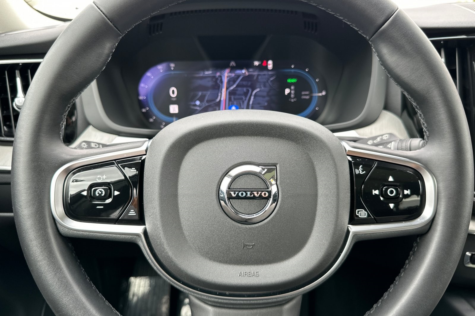 2025 Volvo XC60 Hybrid T8 Plus photo 22