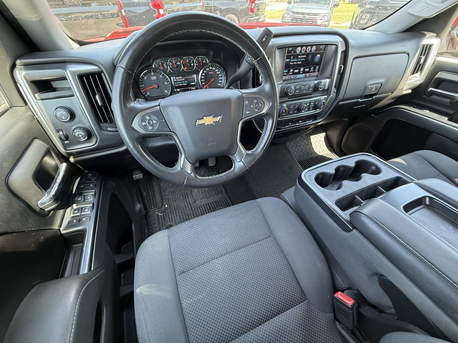 2017 Chevrolet Silverado 1500 LT photo 16