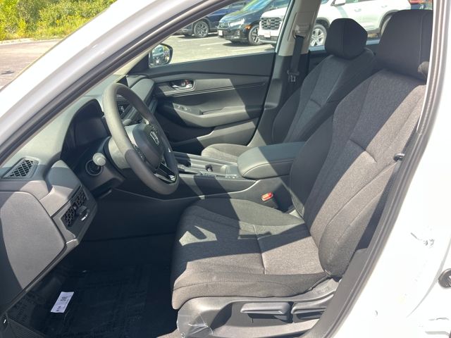 2025 Honda Accord LX photo 13