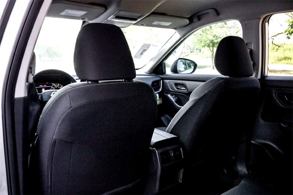 2025 Nissan Rogue S photo 22