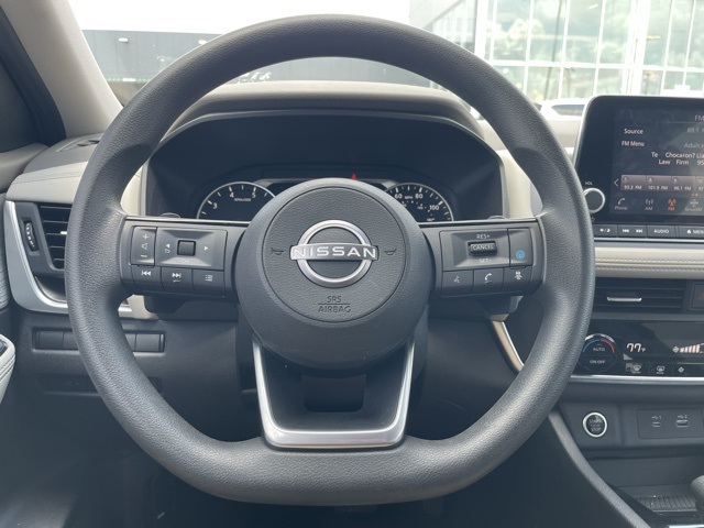 2023 Nissan Rogue SV photo 7