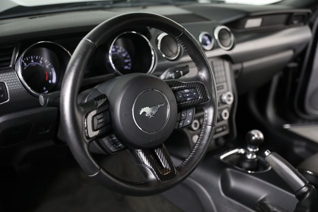 2017 Ford Mustang EcoBoost photo 3