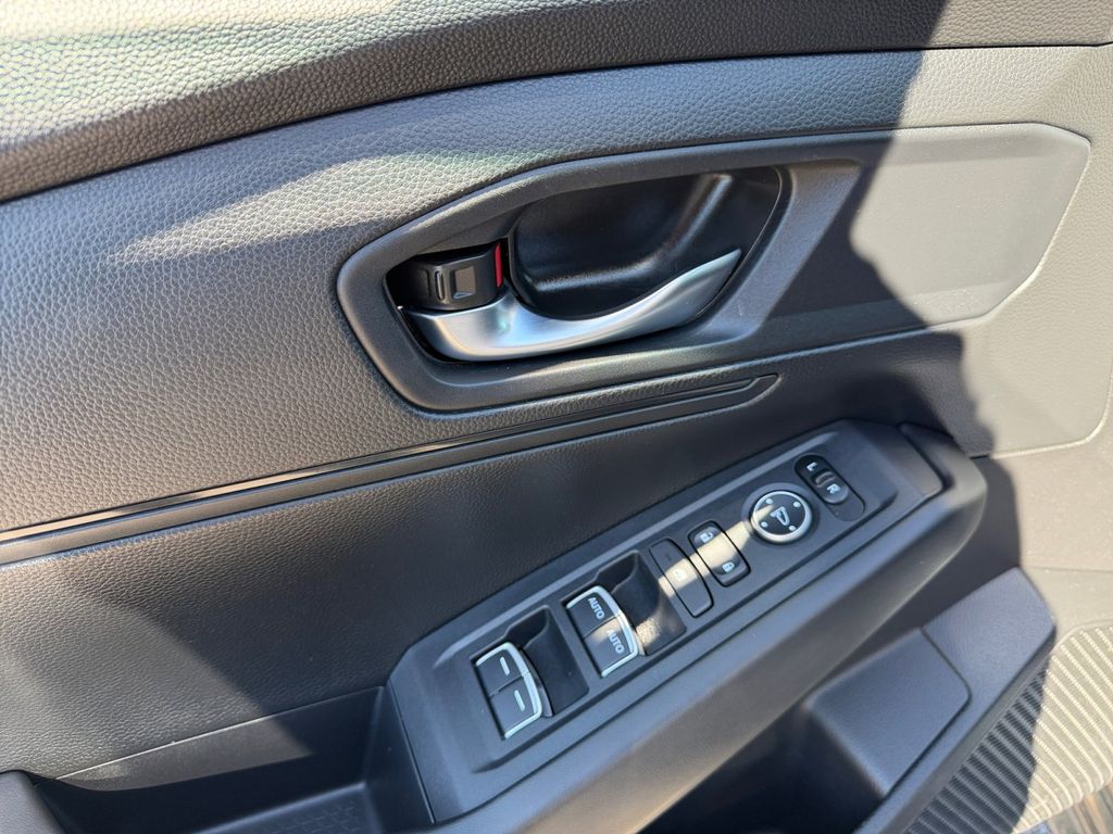 2023 Honda Accord LX photo 10