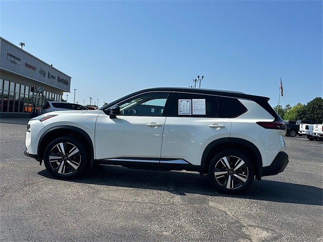 2023 Nissan Rogue SL photo 4
