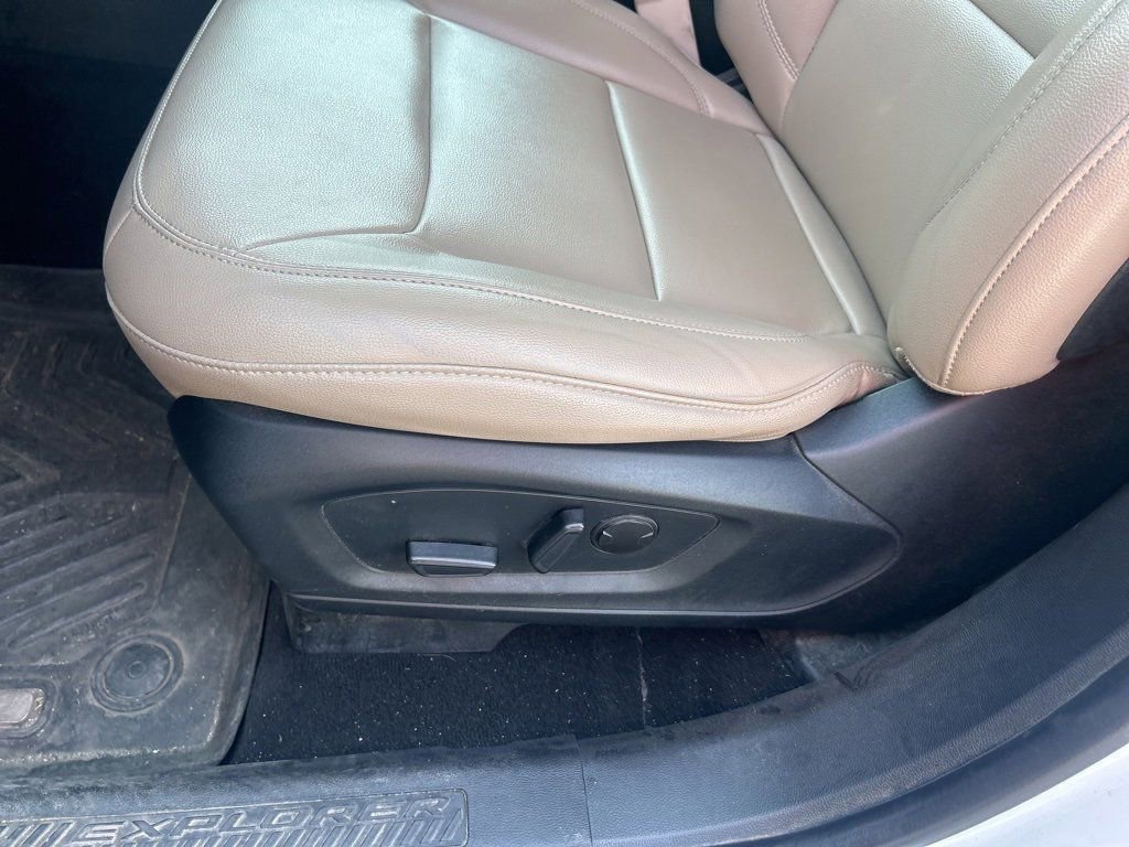 2020 Ford Explorer XLT photo 18
