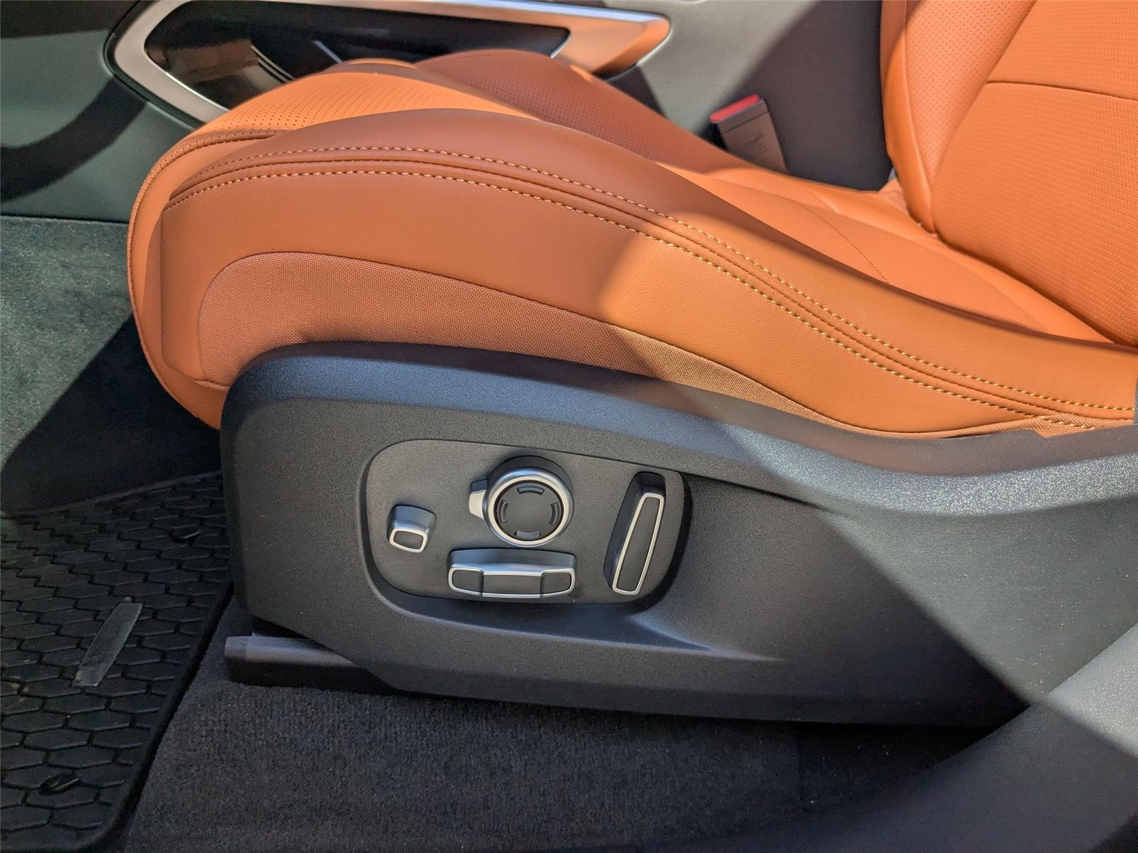 2026 Jaguar F-PACE P250 R-Dynamic S photo 13