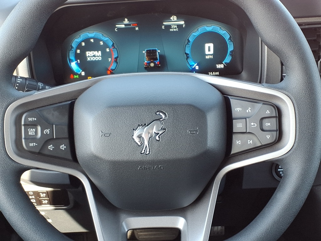 2025 Ford Bronco Base photo 11