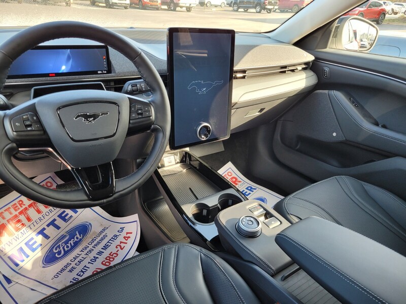 2024 Ford Mustang Mach-E Premium photo 8