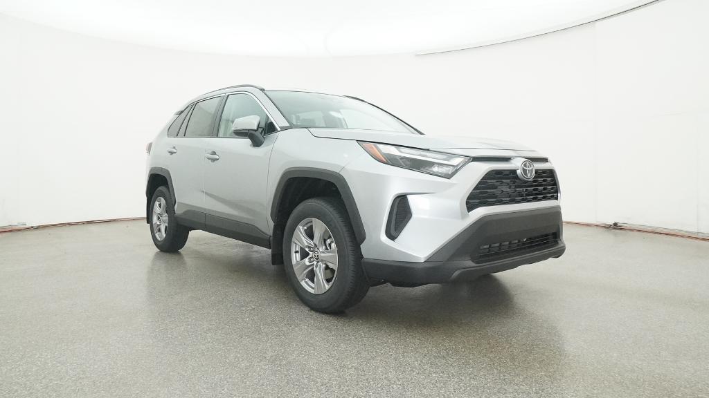 2025 Toyota RAV4 XLE photo 12