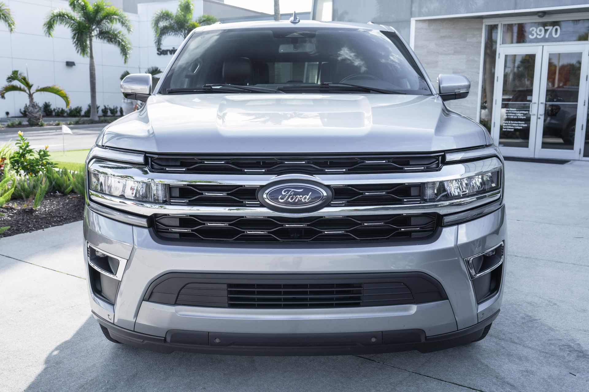 2024 Ford Expedition MAX Limited photo 2