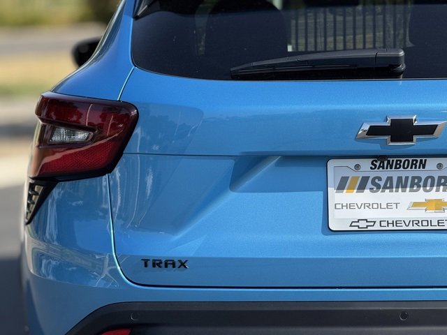 2025 Chevrolet Trax LT photo 5