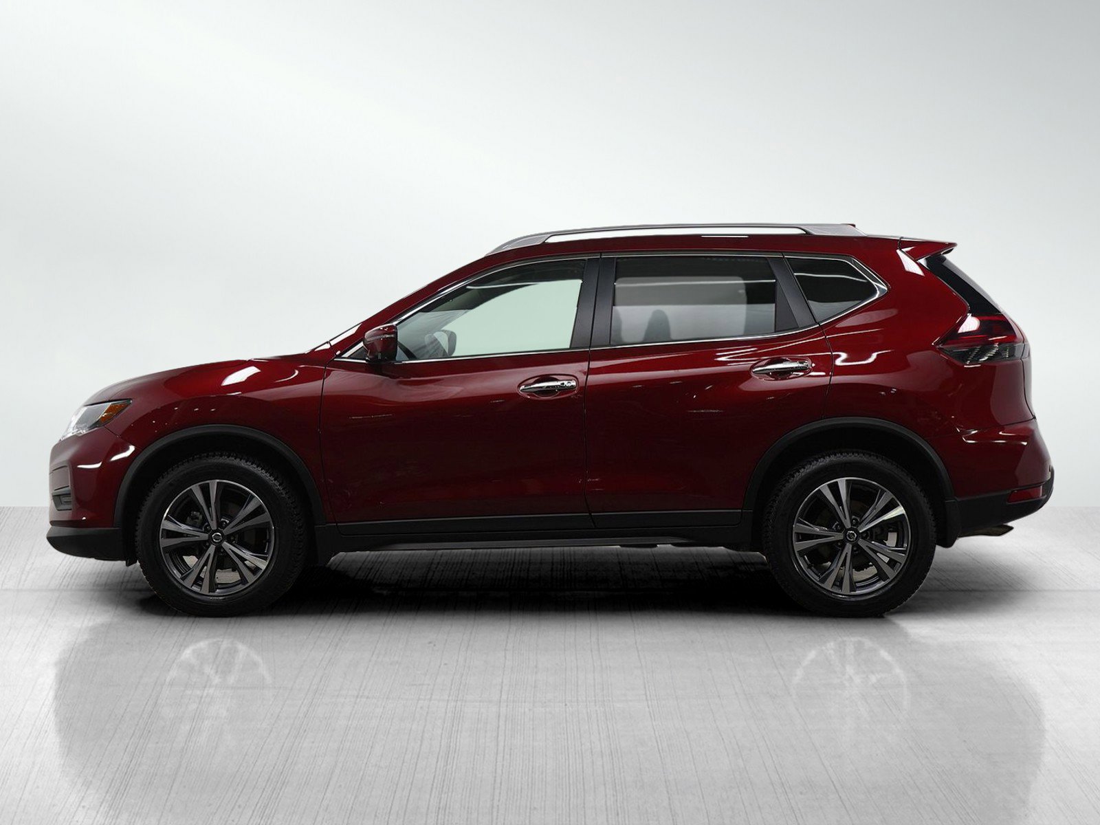 Used 2019 Nissan Rogue SV with VIN 5N1AT2MVXKC814019 for sale in Minneapolis, Minnesota