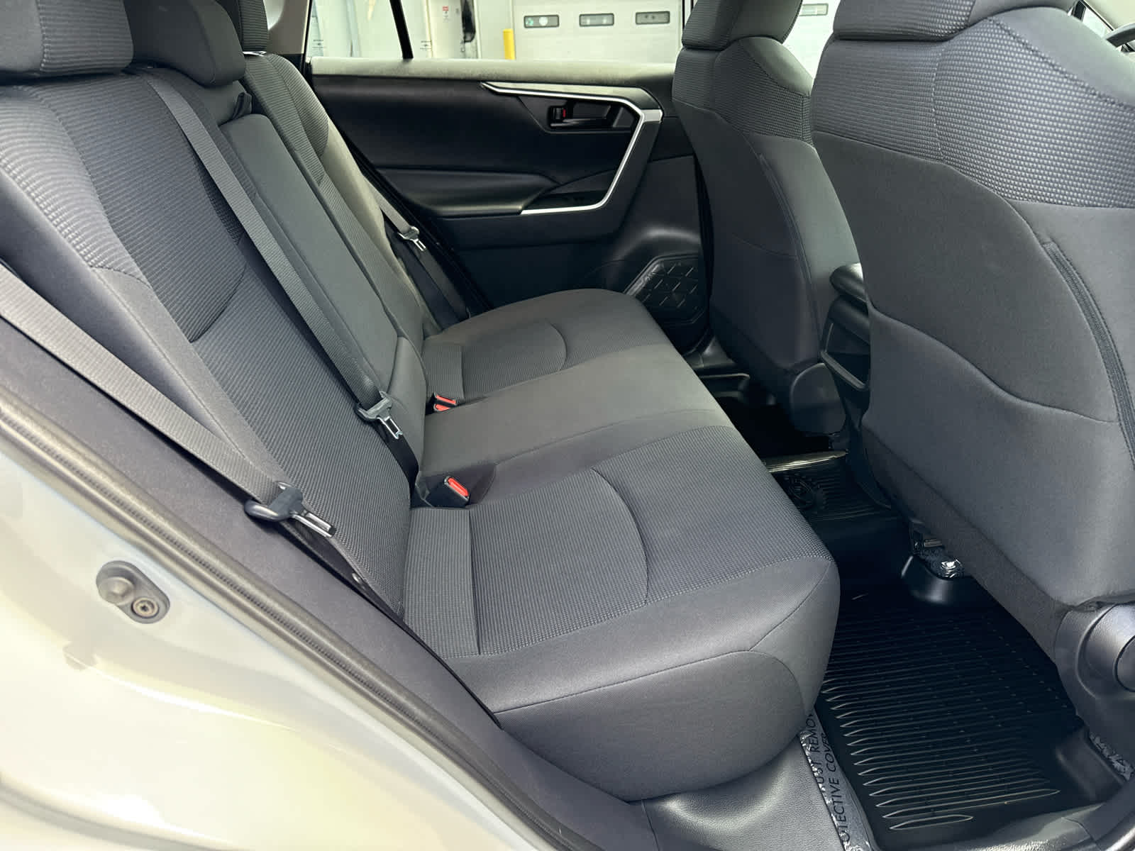 2019 Toyota RAV4 LE photo 13