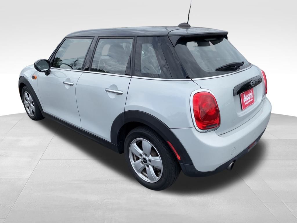 2017 Mini Cooper Base photo 2