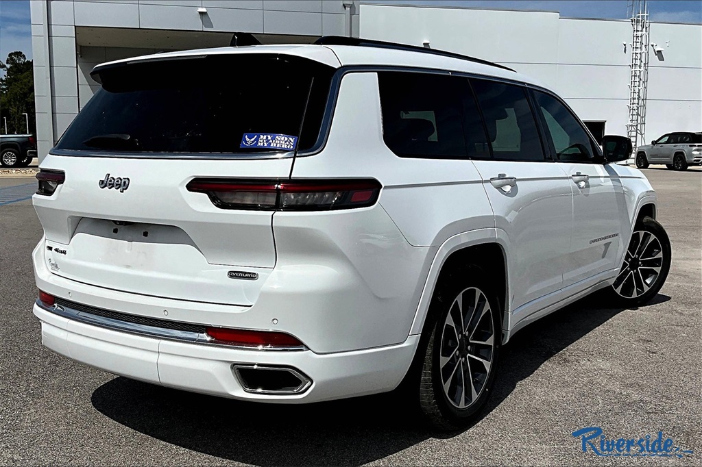 2023 Jeep Grand Cherokee Overland photo 3