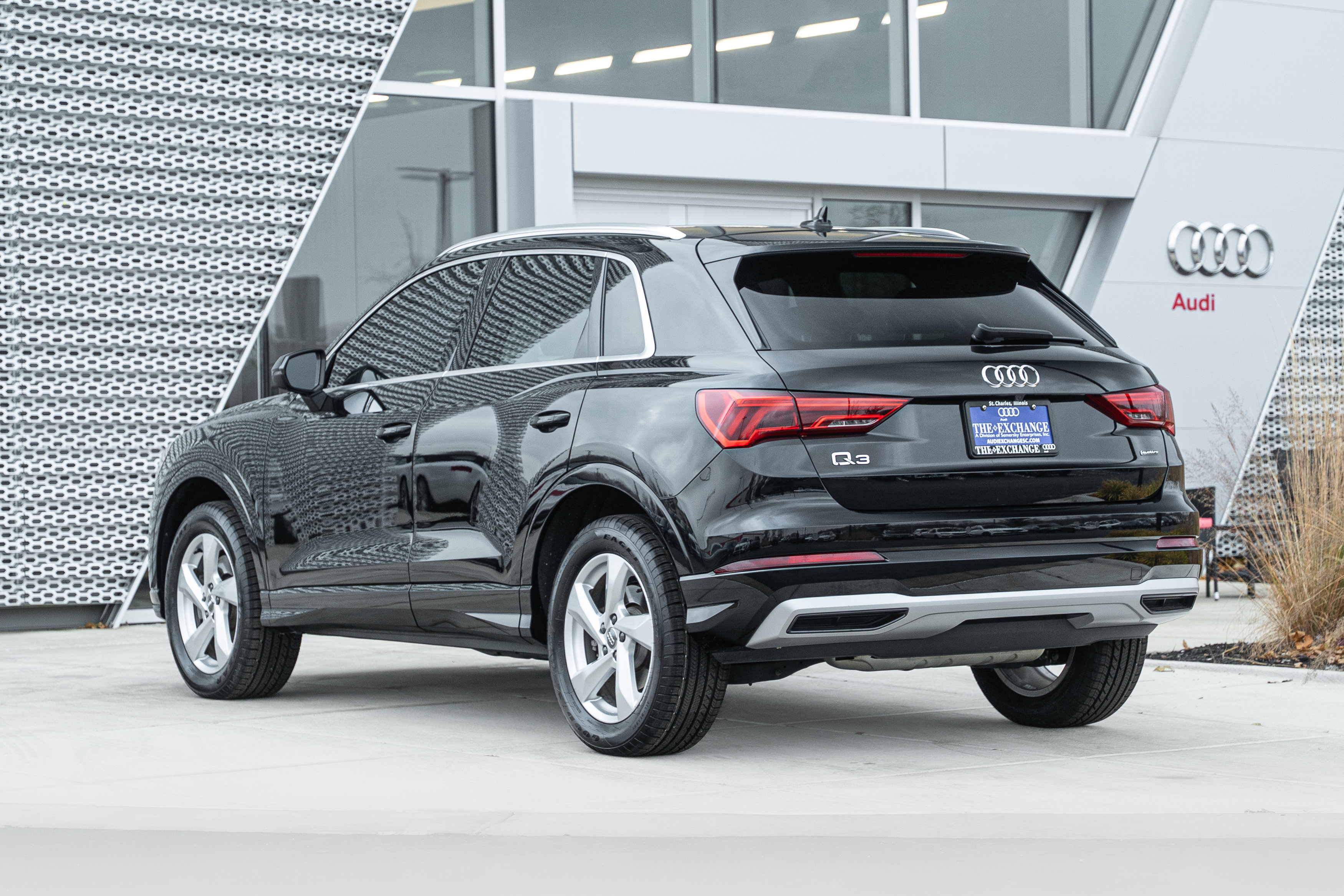 2020 Audi Q3 Premium photo 3