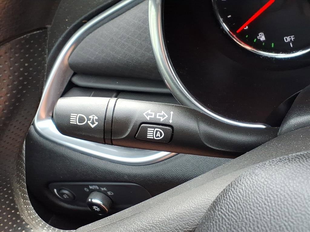 2019 Chevrolet Malibu Hybrid photo 14