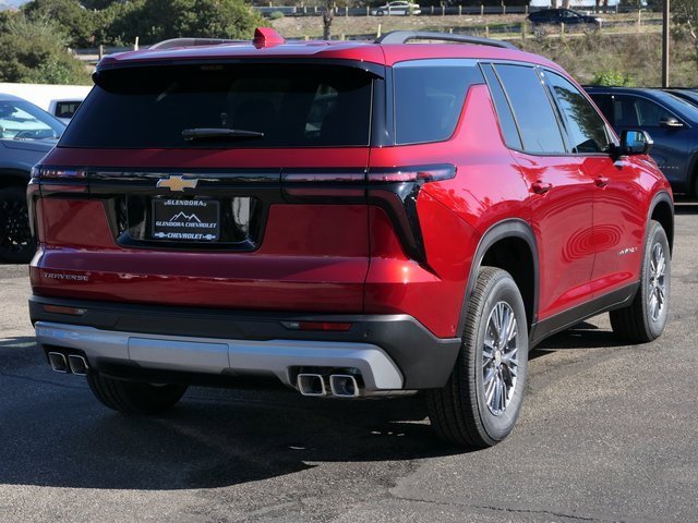 2026 Chevrolet Traverse photo 2
