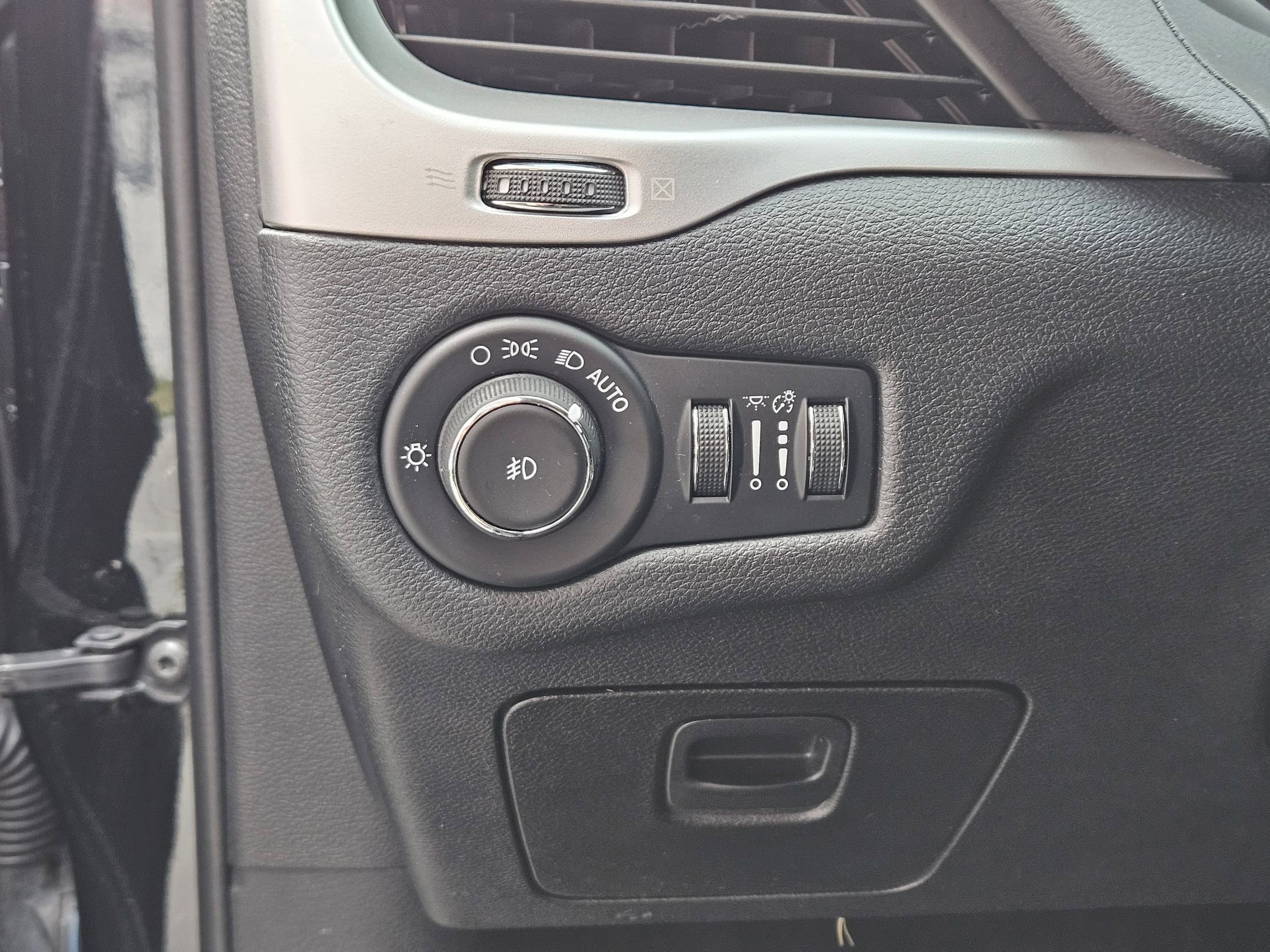 2018 Jeep Cherokee Latitude photo 17