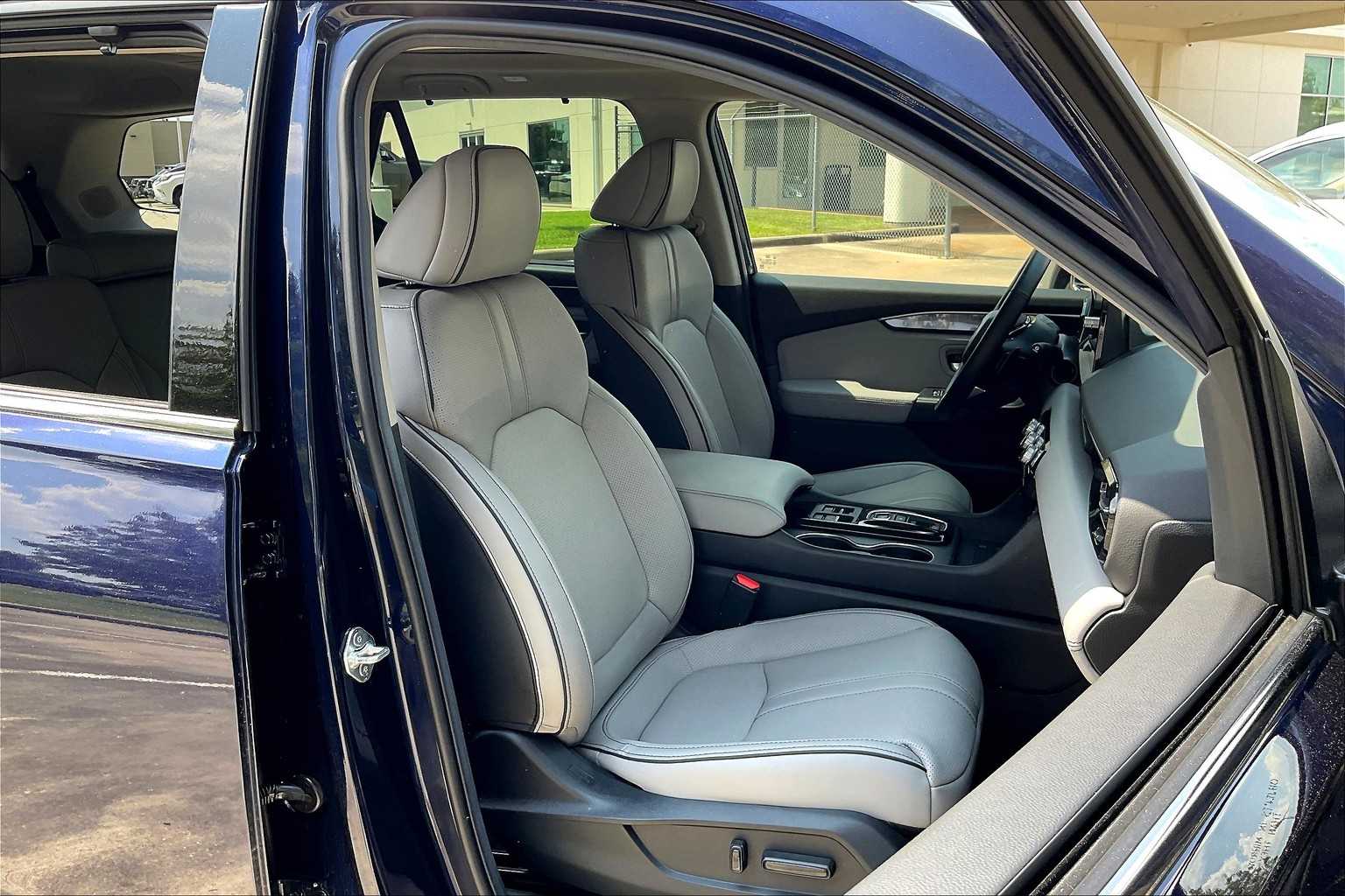 2025 Honda Pilot Elite photo 4