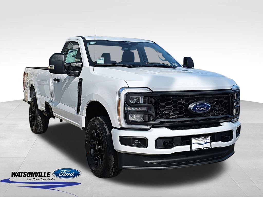 2026 Ford F-350 Super Duty XL's photo