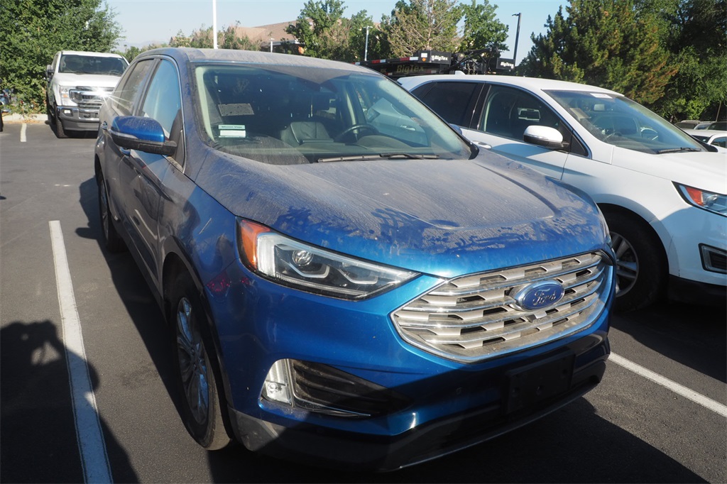 2022 Ford Edge Titanium photo 2